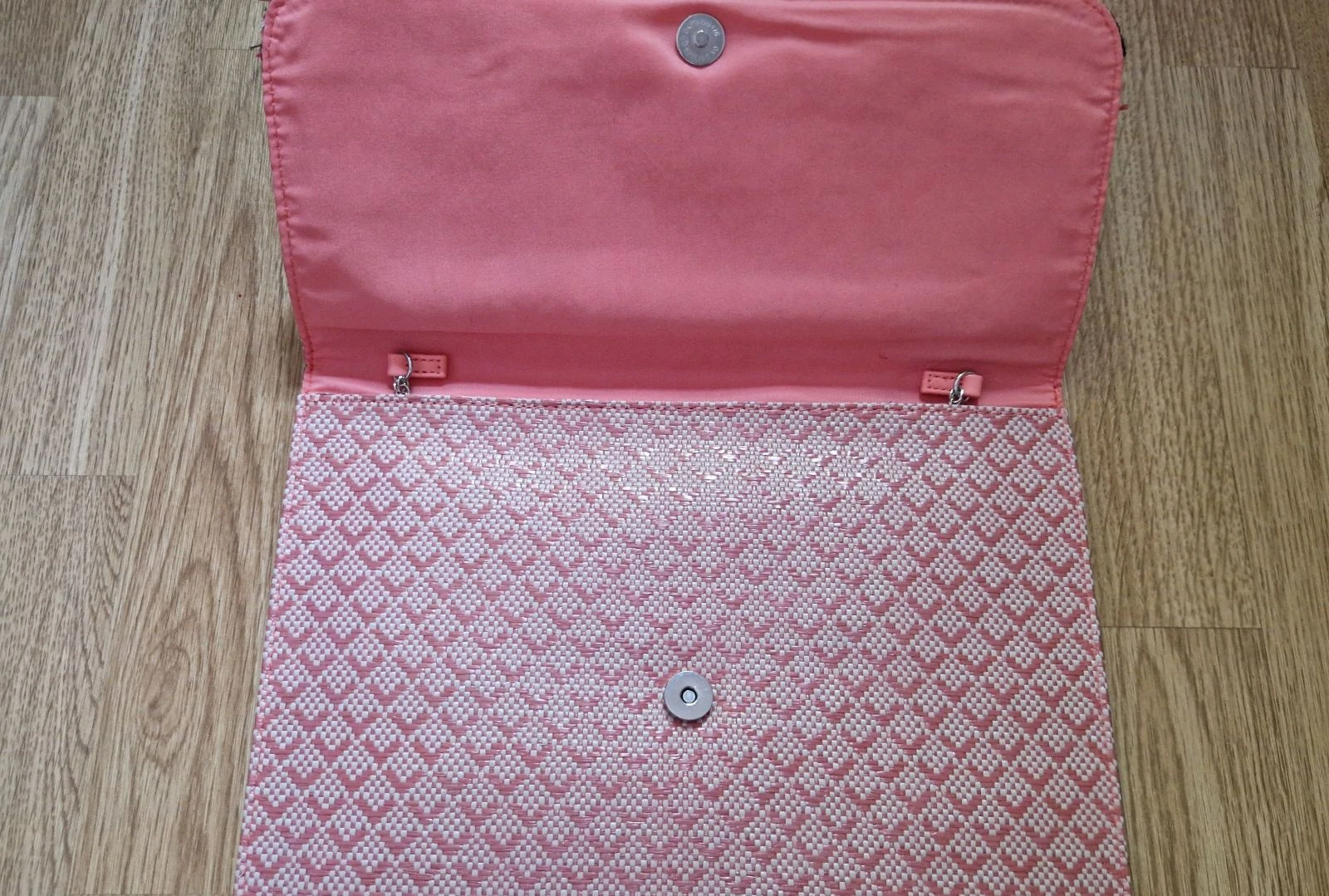 Bolso bandolera Lefties tejido rafia rosa/coral con cadena plateada – photo 7